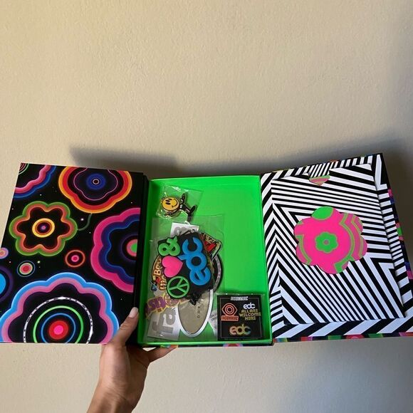 NWB 2022 EDC VIP 3-Day Las Vegas - Picture 8 of 9